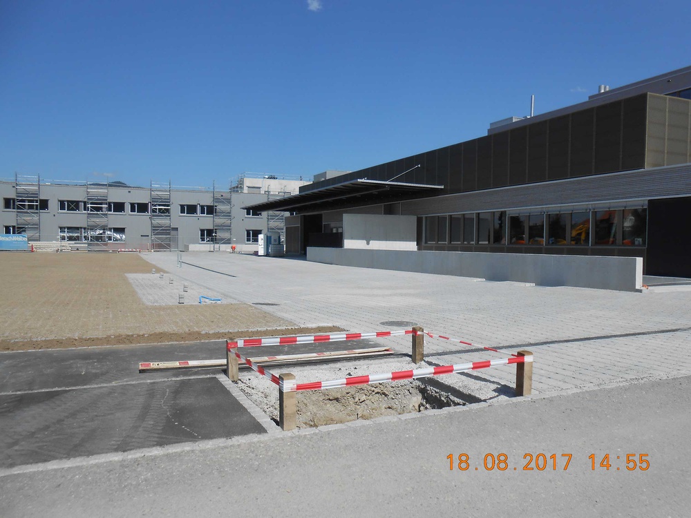 Umgebungsarbeiten Dienstleistungsgebäude Schoren